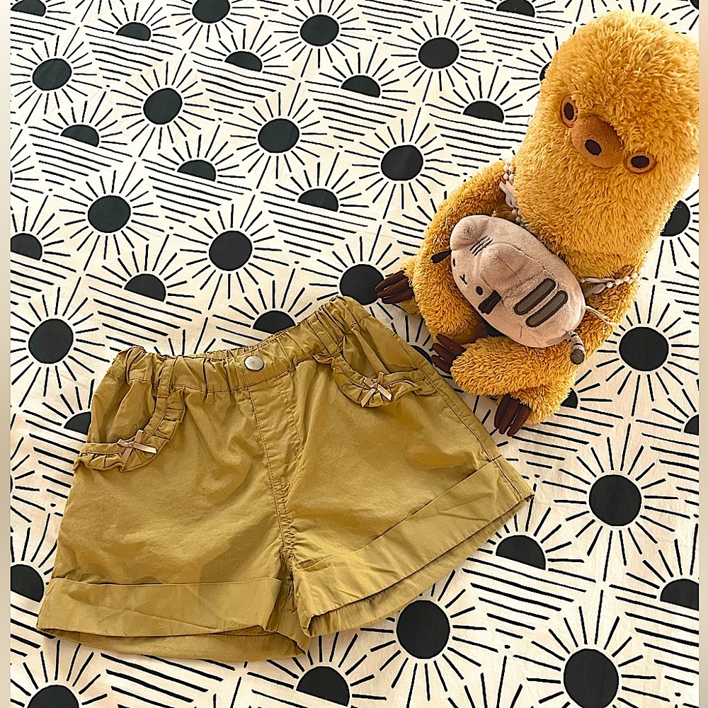 Cottage Core Girl’s Camel Pull On Shorts w/Ruffles, Bows, and Hearts (Sz. 9-10)